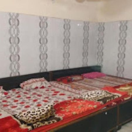 Maatu Shri Comfort Stay-Guest House Mathura Exterior foto